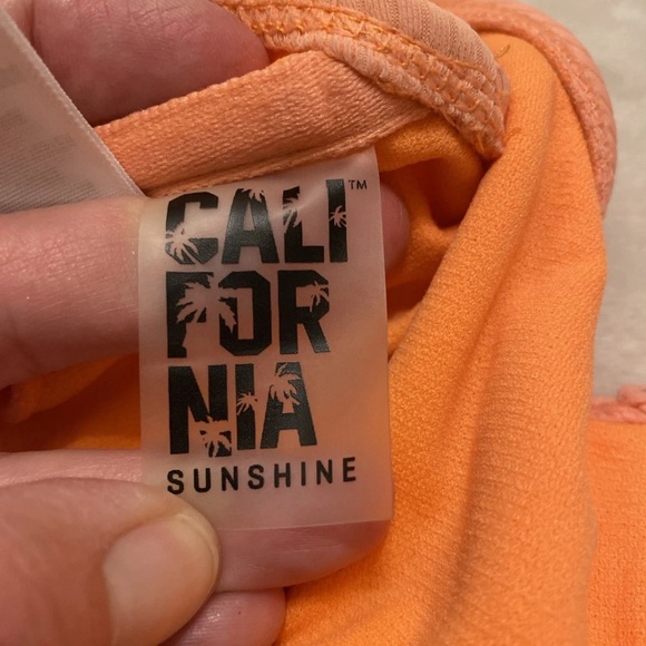 Peach Ribbed V-Center Bikini Top - Picture 2 of 15